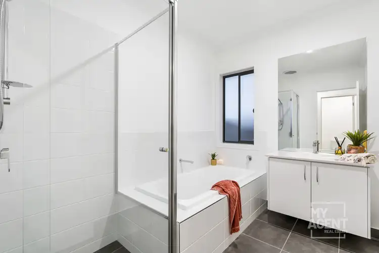 Sixth view of Homely house listing, 40 Pinnacle Chase, Beveridge VIC 3753