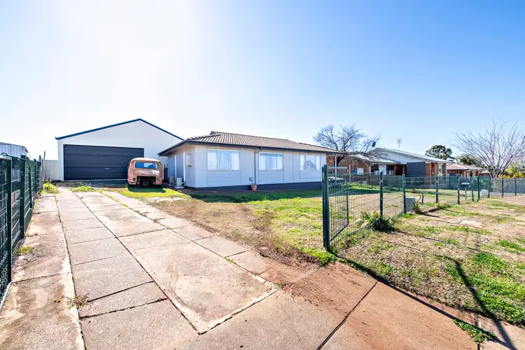 19 Tanderra Drive