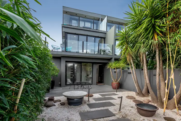 81A Ormond Esplanade, Elwood VIC 3184