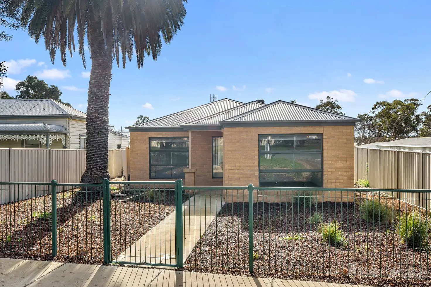 Main view of Homely townhouse listing, 2/21 Heinz Street, White Hills VIC 3550