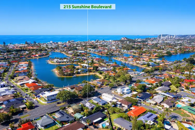 215 Sunshine Boulevard, Mermaid Waters QLD 4218
