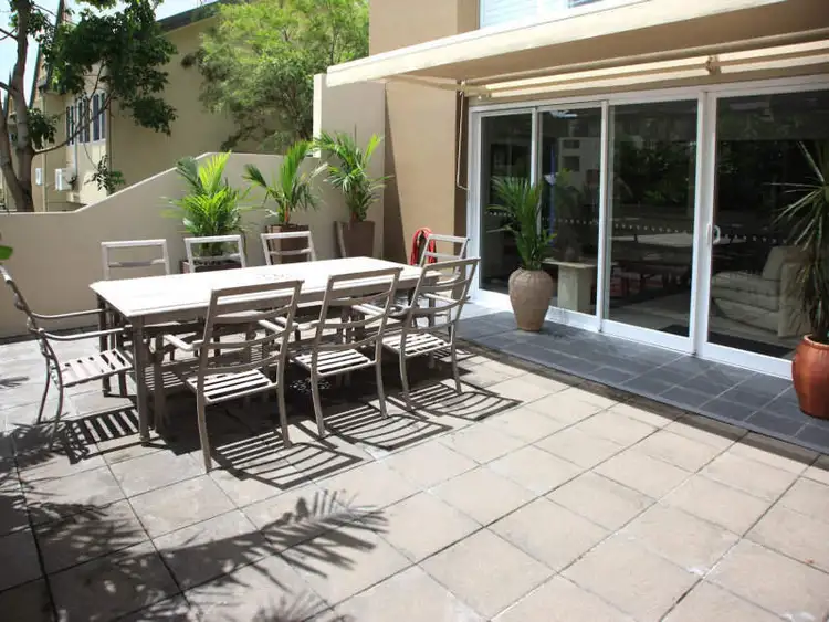 2/21 Digger Street, Cairns North QLD 4870