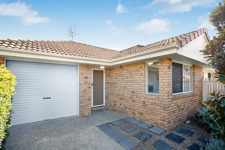 2/52 Jarnahill Road, Mount Coolum QLD 4573