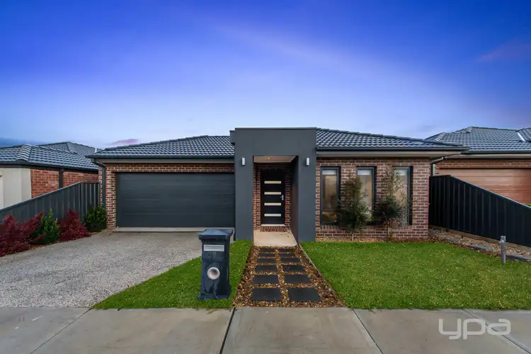 39 Tora Crescent, Fraser Rise VIC 3336