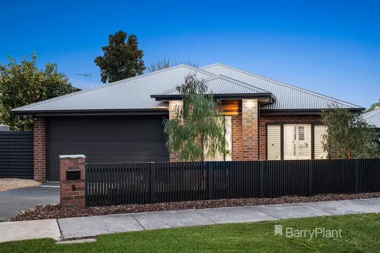 9 Midhurst Road, Croydon VIC 3136