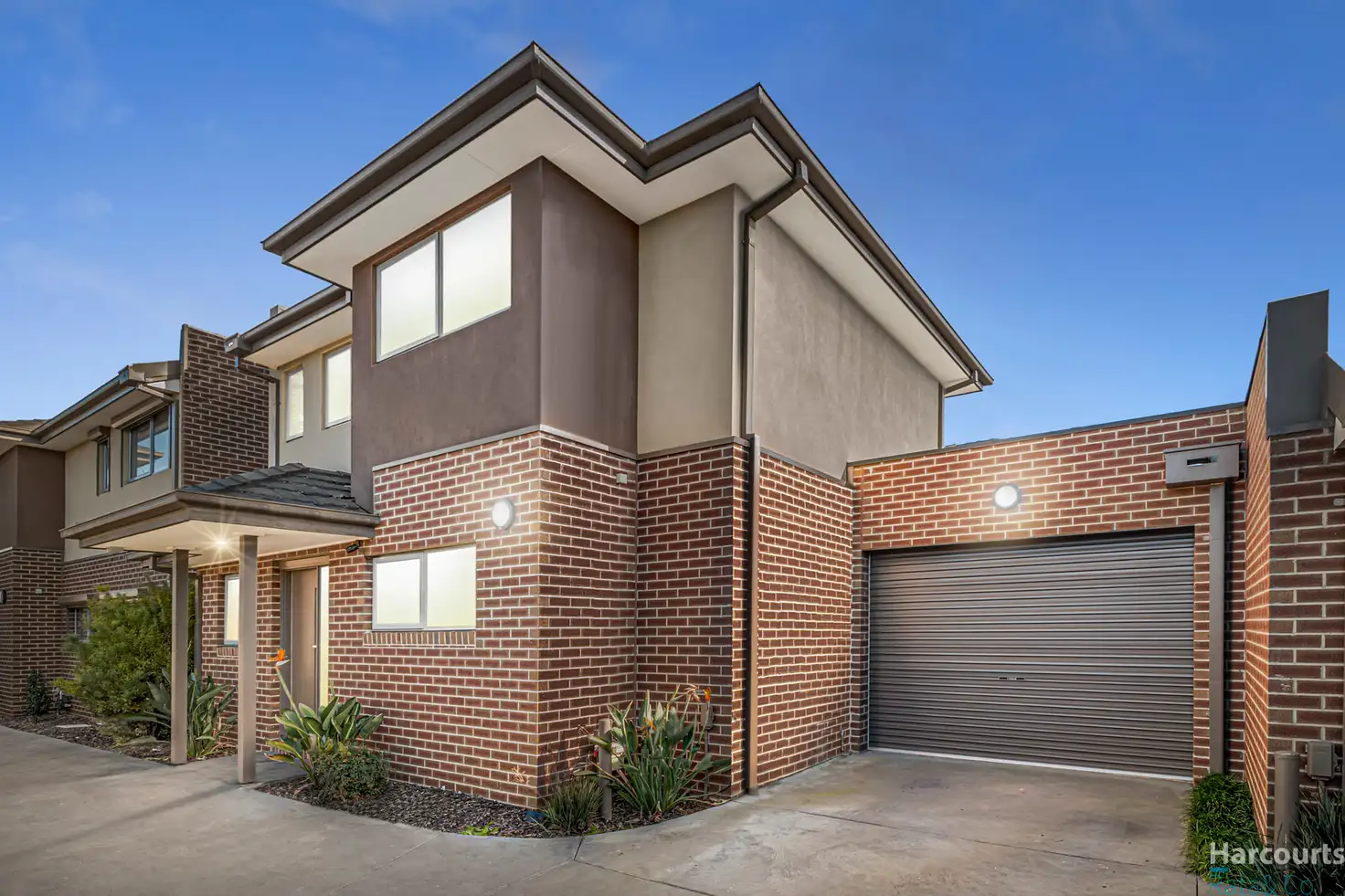 Main view of Homely townhouse listing, 2/16 Travers Street, Thomastown VIC 3074