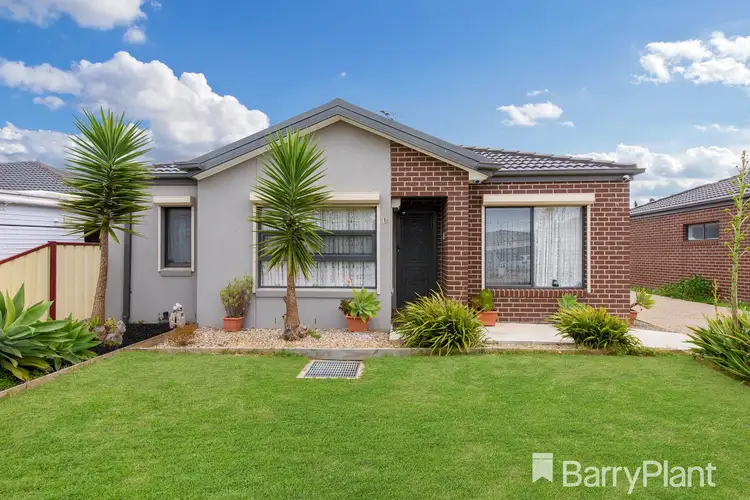 1/3 Scarborough Crescent, Harkness VIC 3337