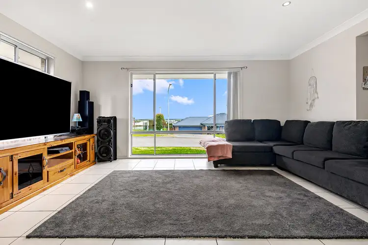 Second view of Homely house listing, 15 Portabello Crescent, Thornton NSW 2322