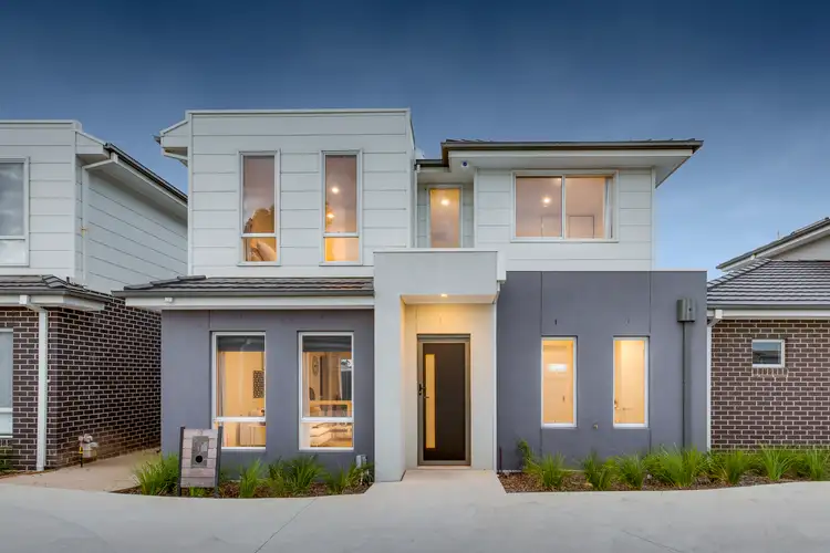 13 Kangaroo Paw Court, Taylors Lakes VIC 3038
