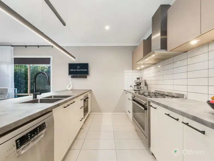 Fourth view of Homely house listing, 20 Warrego Circuit, Sandhurst VIC 3977