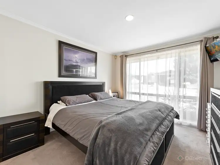 Fifth view of Homely house listing, 2 Dewsbury Court, Narre Warren South VIC 3805