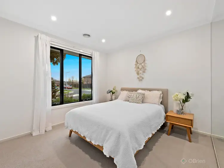 Fifth view of Homely house listing, 10 Wilkiea Crescent, Cranbourne North VIC 3977