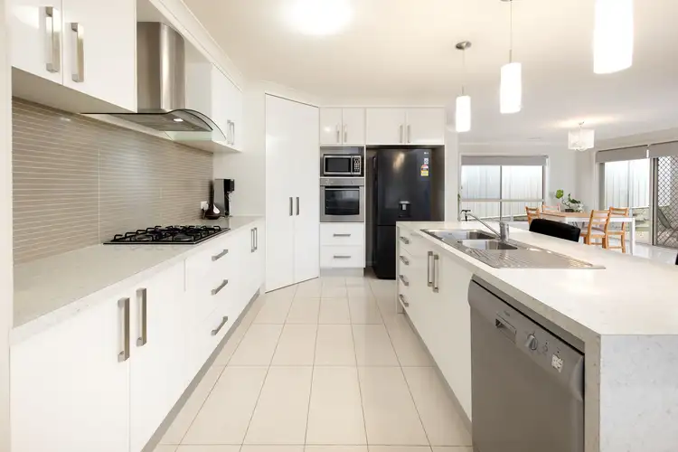 Fourth view of Homely house listing, 2 Anglesey Street, Wodonga VIC 3690
