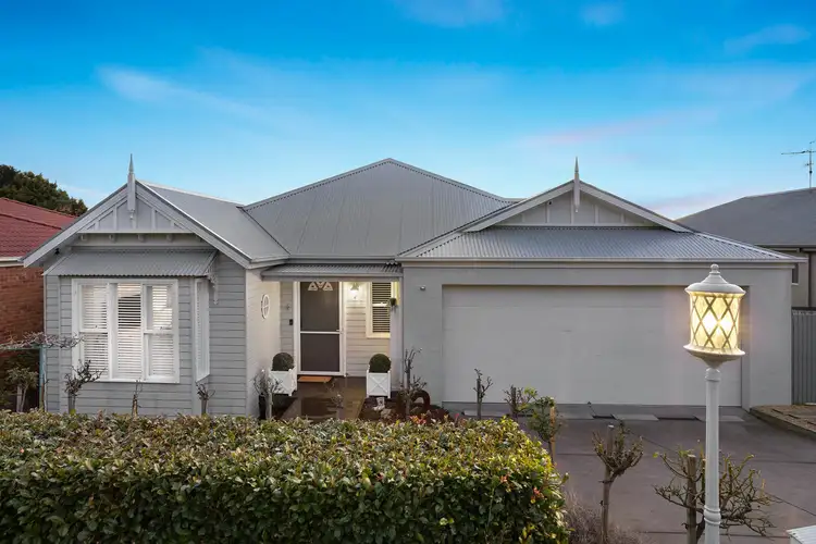 8 Seaview Close, Rosebud VIC 3939