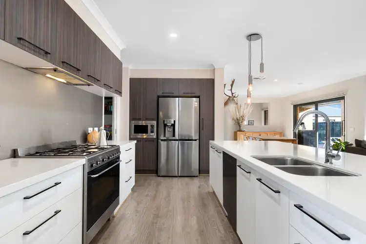 Fifth view of Homely house listing, 4 Blackberry Crescent, Rosebud VIC 3939