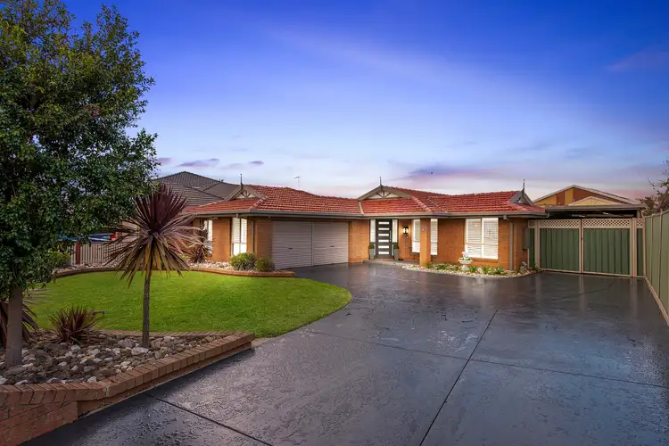 5 Prince Albert Crescent, Taylors Lakes VIC 3038