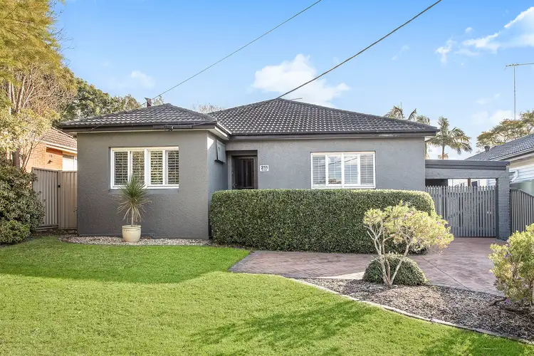 211 Oak Road, Kirrawee NSW 2232