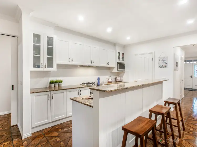 Fourth view of Homely house listing, 8 Ros Way, Berwick VIC 3806