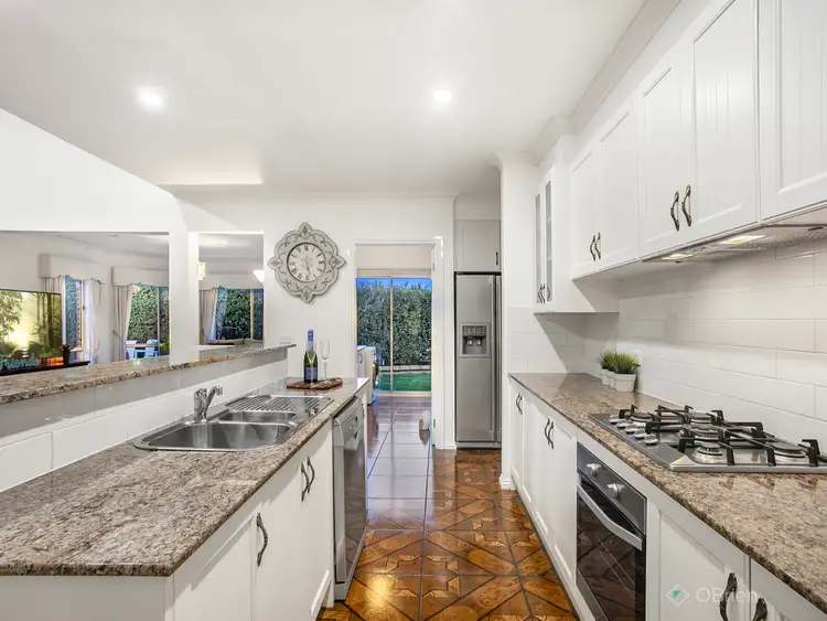Fifth view of Homely house listing, 8 Ros Way, Berwick VIC 3806