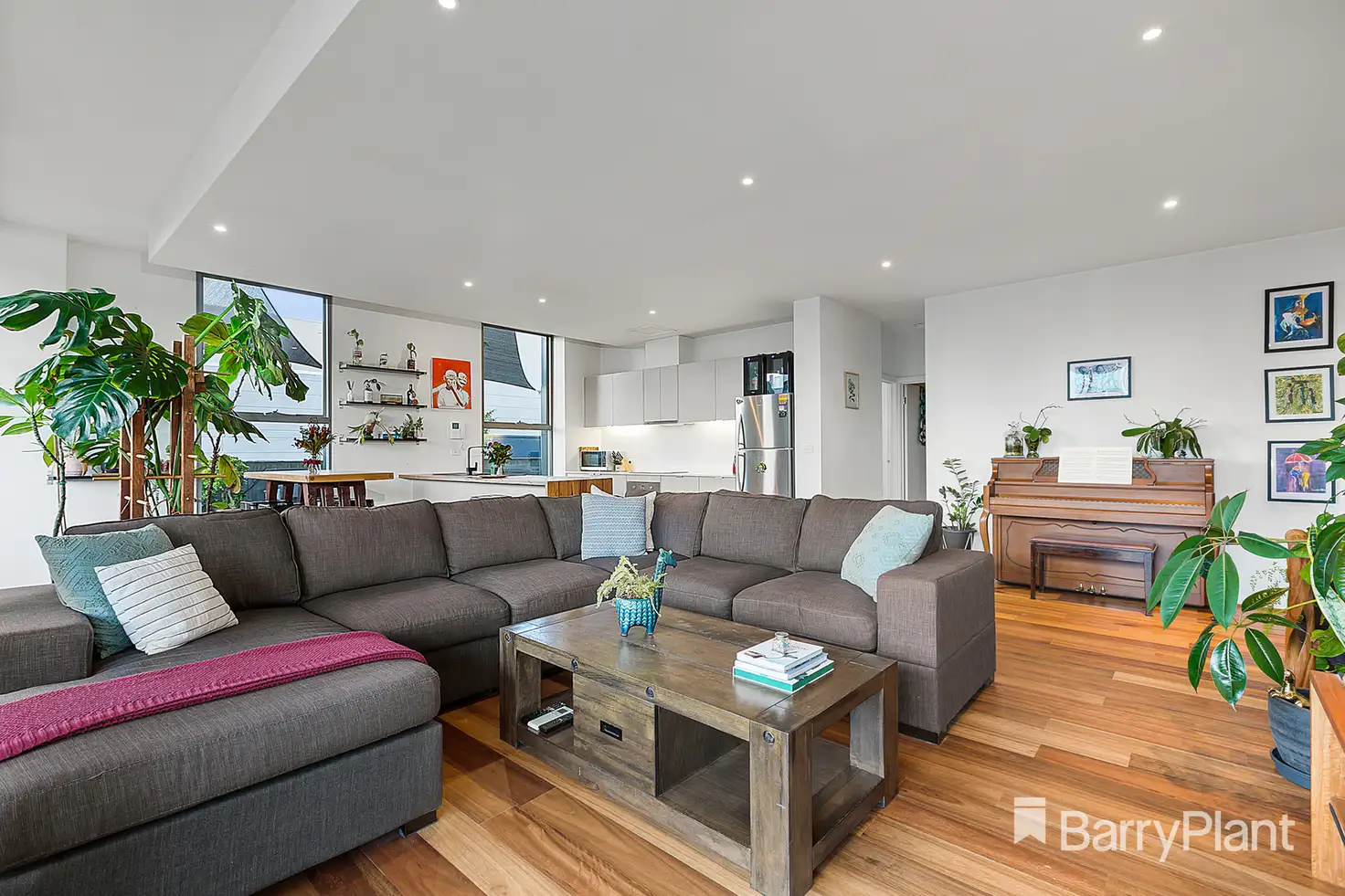 Main view of Homely unit listing, 304/286-290 Blackburn Road, Glen Waverley VIC 3150