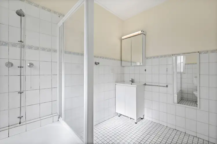 Fourth view of Homely studio listing, 11/13 Hughes Street, Potts Point NSW 2011