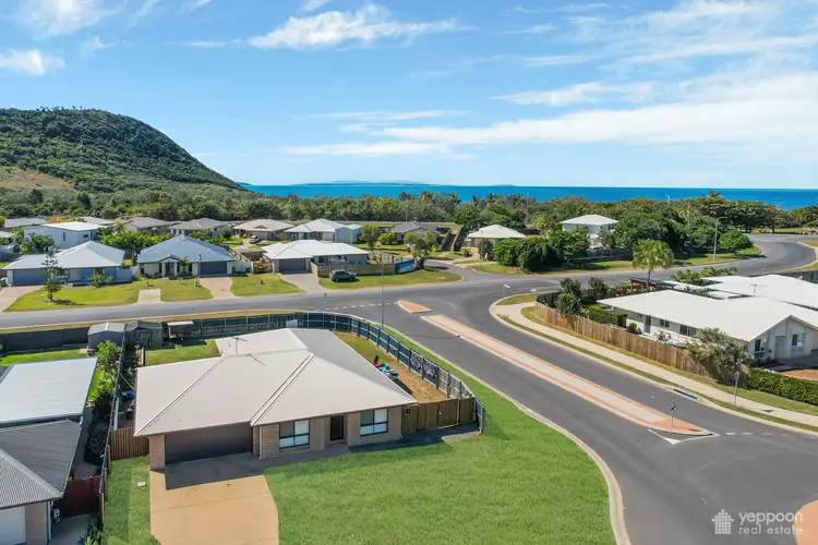 2 Riviera Way, Mulambin QLD 4703
