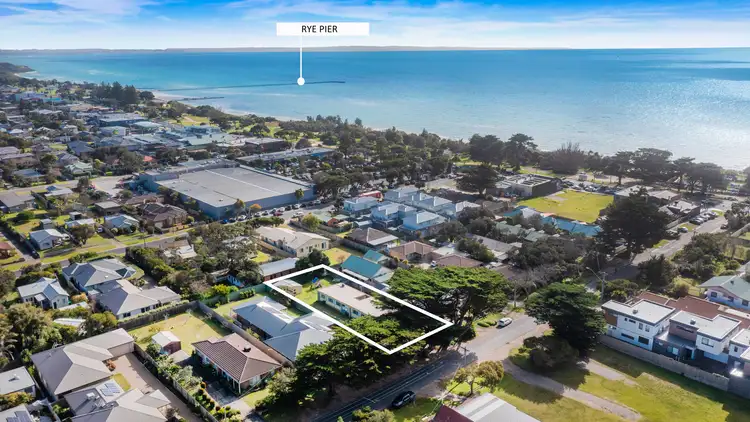 12 Weeroona Street, Rye VIC 3941