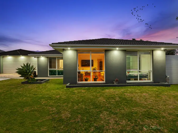 36 Broome Crescent, Cranbourne North VIC 3977