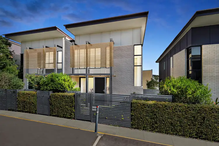11/1914 Creek Road, Cannon Hill QLD 4170
