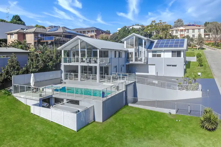 90 William James Drive, Mount Kembla NSW 2526
