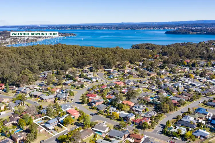33 Rothbury Street, Eleebana NSW 2282