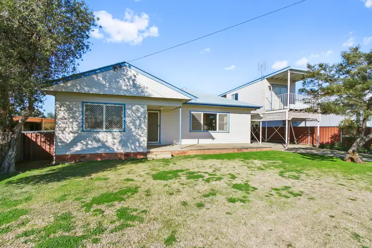 12 Terry Street, Tamworth NSW 2340