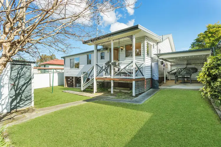6 Elizabeth Avenue