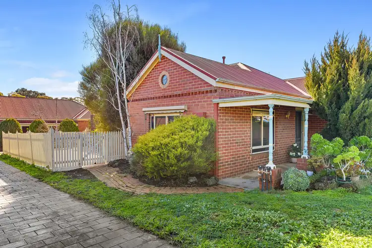 2/3 Landale Drive, Strathdale VIC 3550