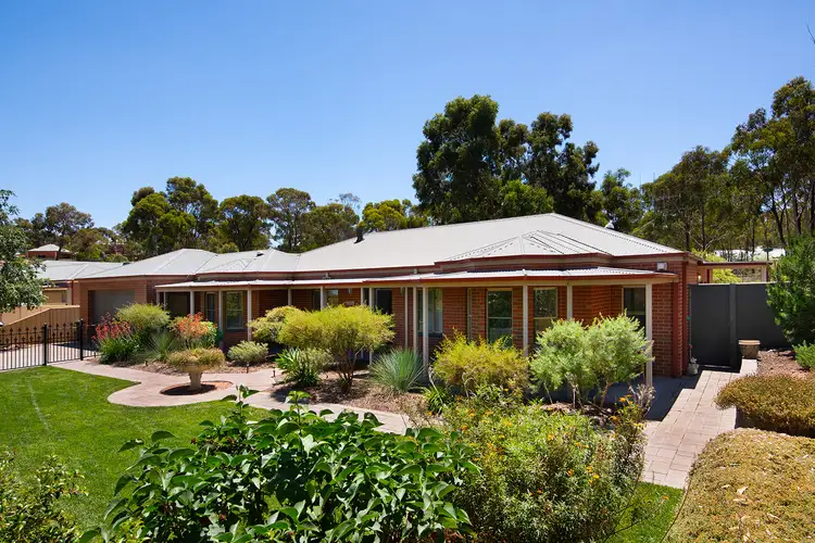14 Bedarra Court, Maiden Gully VIC 3551