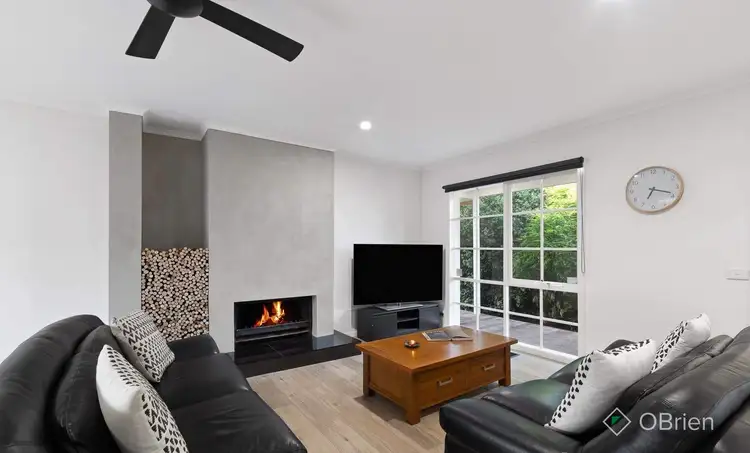 Third view of Homely house listing, 2 Lyn Court, Somerville VIC 3912