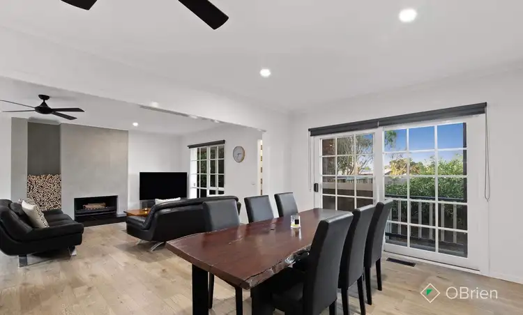 Fourth view of Homely house listing, 2 Lyn Court, Somerville VIC 3912
