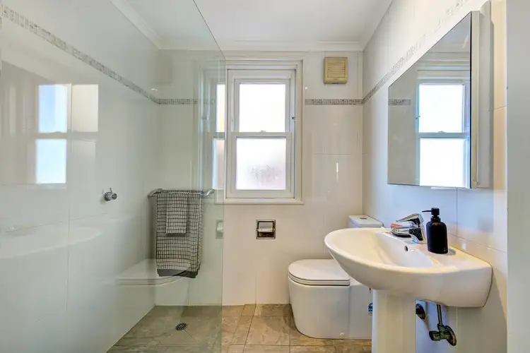Sixth view of Homely apartment listing, 3/196 Kurraba Road, Kurraba Point NSW 2089
