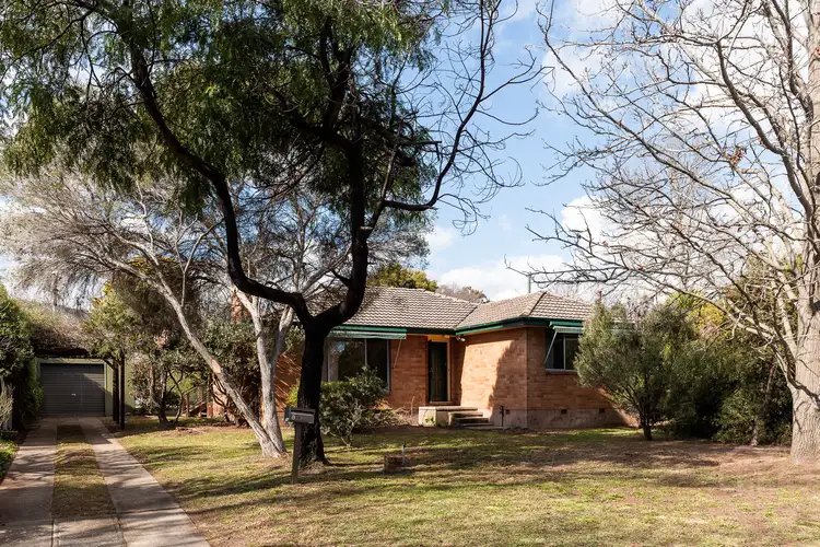 8 Steele Street, Hackett ACT 2602