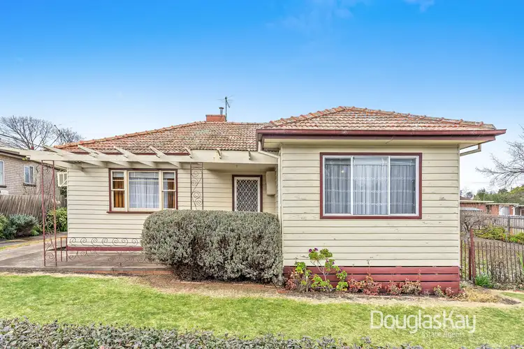 Second view of Homely house listing, 2 Jessie Street, Sunshine VIC 3020