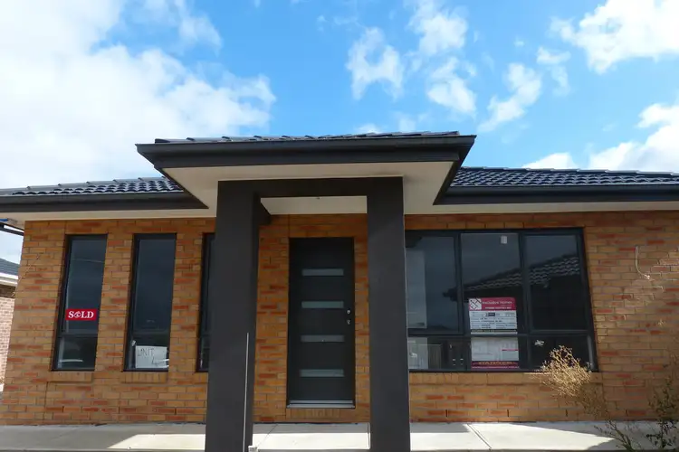 Main view of Homely unit listing, 4/25 College Square, Bacchus Marsh VIC 3340