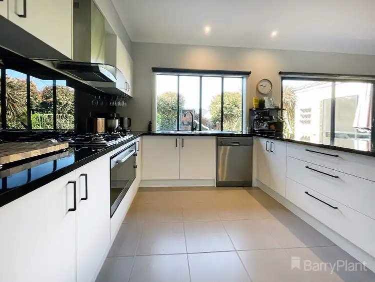 Fifth view of Homely house listing, 5 Dot Court, Drouin VIC 3818