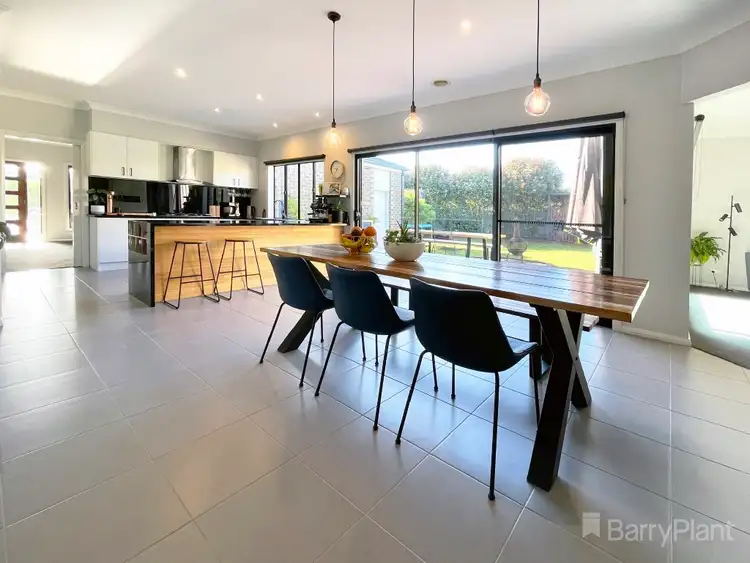 Sixth view of Homely house listing, 5 Dot Court, Drouin VIC 3818