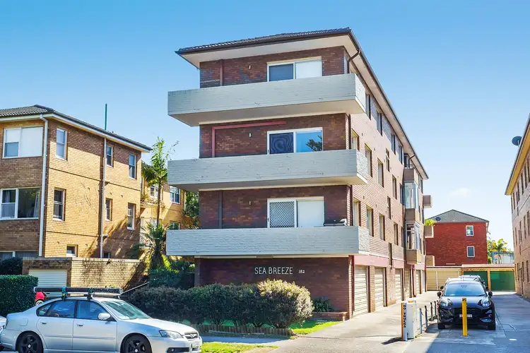 2/182 Russell Avenue, Dolls Point NSW 2219