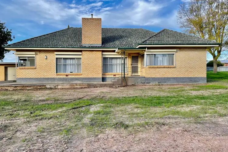 29 Agnes Street, Clare SA 5453