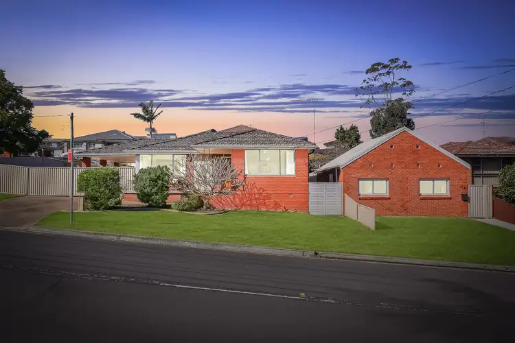 6 Dell Place, Georges Hall NSW 2198