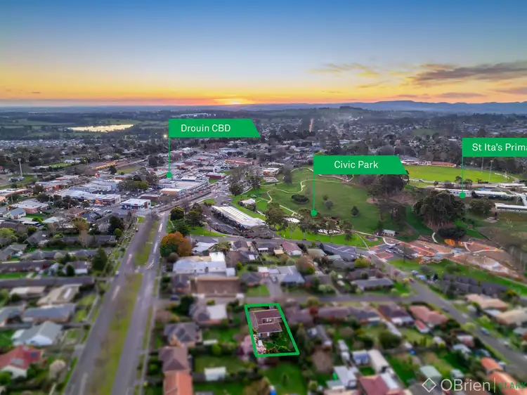 2 Charles Street, Drouin VIC 3818