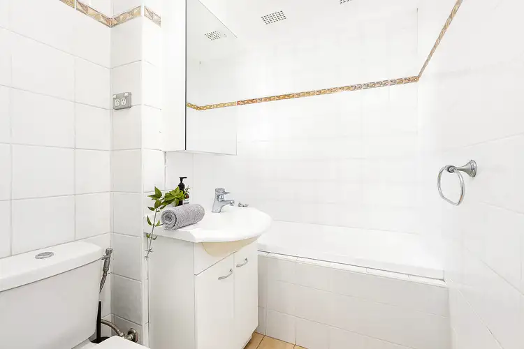 Sixth view of Homely apartment listing, 2/4 Hearne Close, Eastlakes NSW 2018
