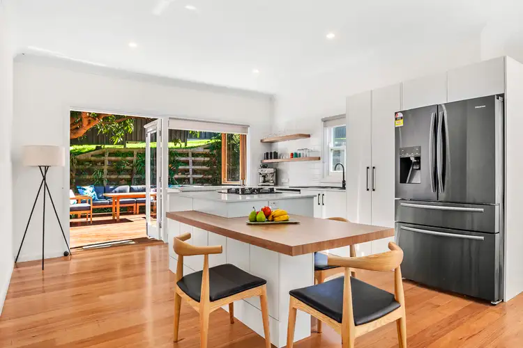 11 Sea View Road, Wollongong NSW 2500