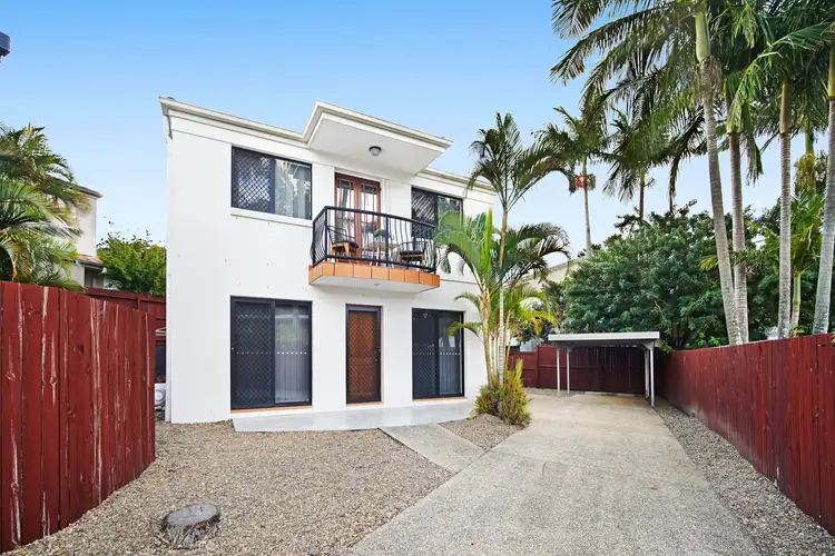 2/23 Ferguson Avenue, Labrador QLD 4215